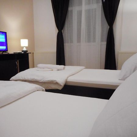 Hotel Holiday Victoria Victoria  Buitenkant foto