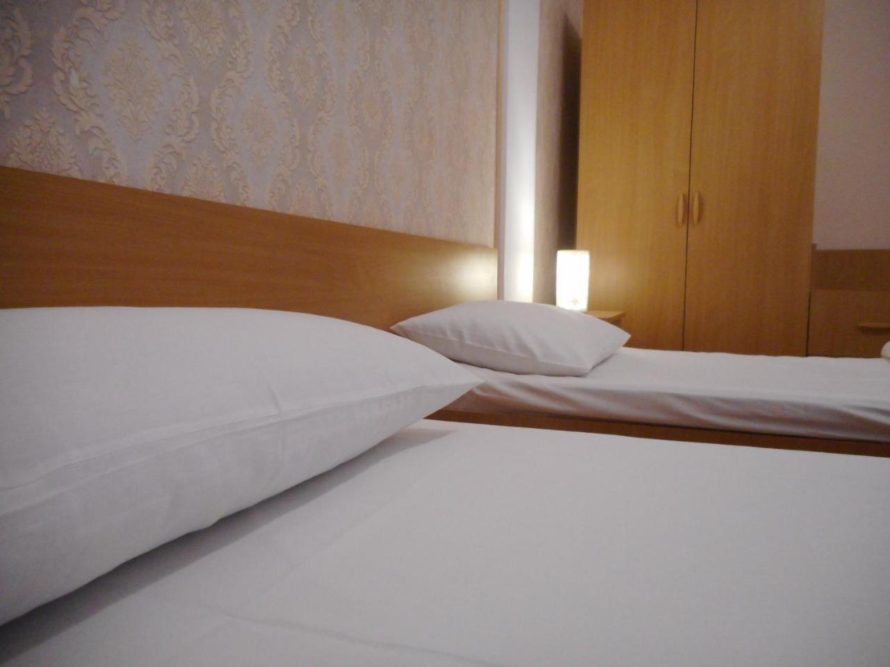 Hotel Holiday Victoria Victoria  Buitenkant foto