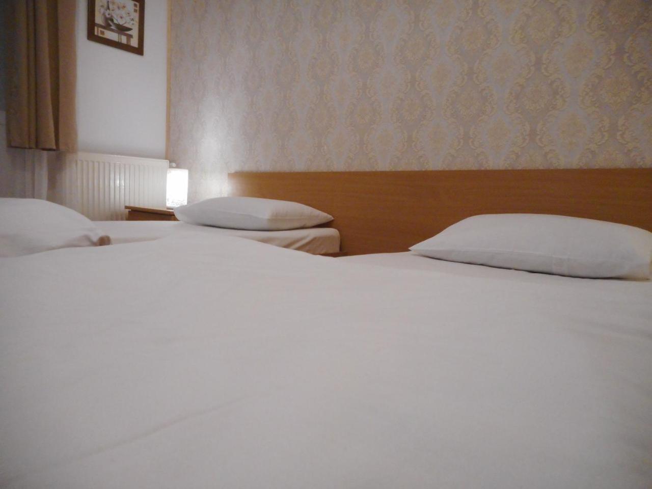 Hotel Holiday Victoria Victoria  Buitenkant foto