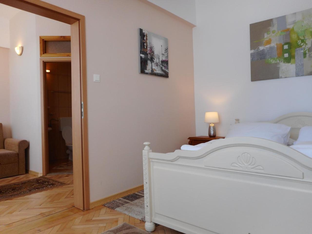 Hotel Holiday Victoria Victoria  Buitenkant foto